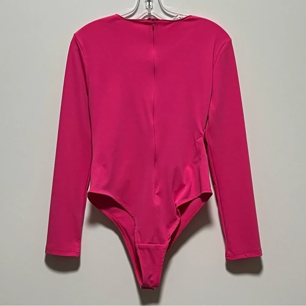 Shein Vibrant chic Hot Pink long sleeve twist front cutout snap closure bodysuit - Picture 4 of 8